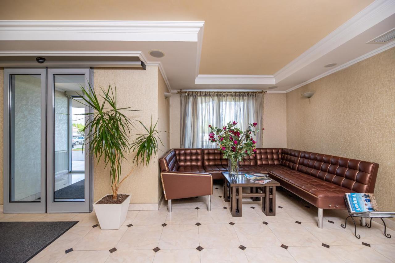 Sonata Hotel & Restaurant "Готель Соната" Lviv Exterior foto