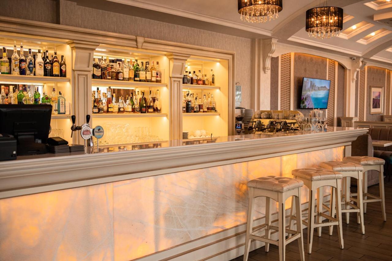 Sonata Hotel & Restaurant "Готель Соната" Lviv Exterior foto