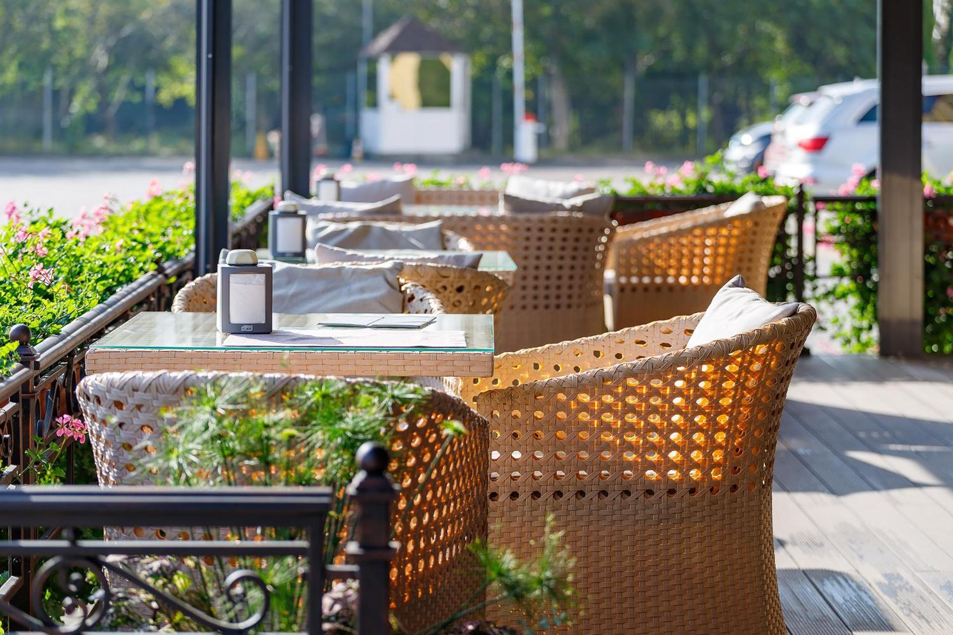 Sonata Hotel & Restaurant "Готель Соната" Lviv Exterior foto