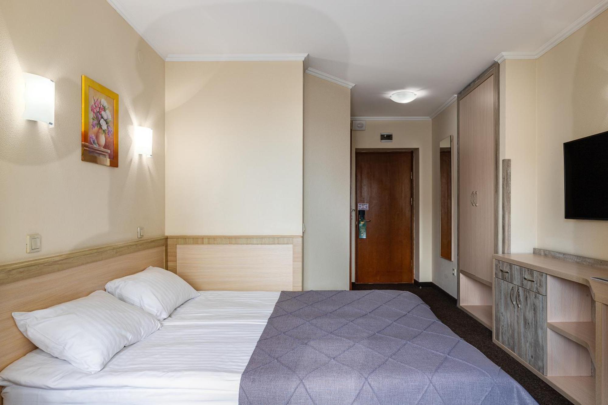 Sonata Hotel & Restaurant "Готель Соната" Lviv Quarto foto