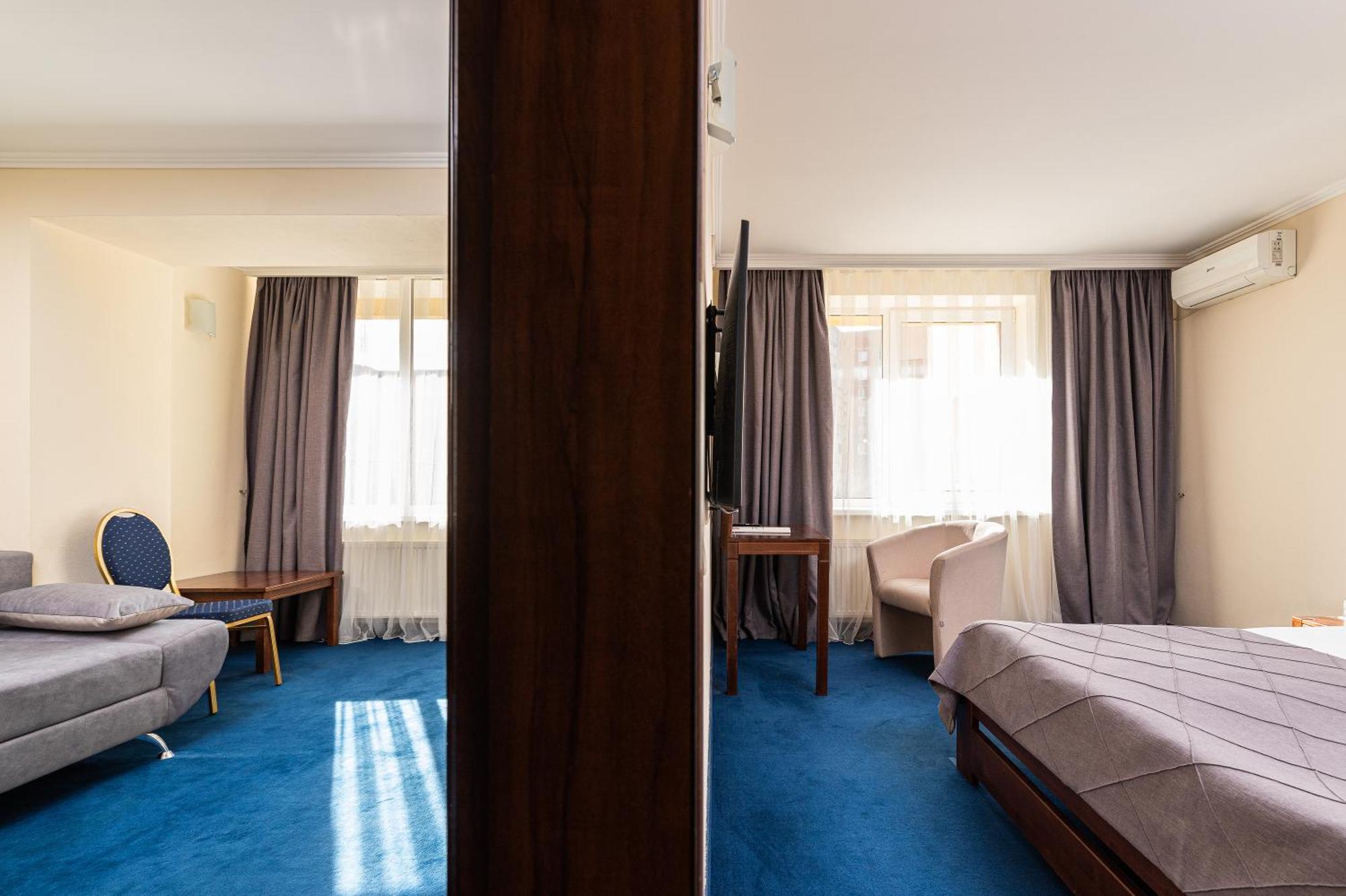 Sonata Hotel & Restaurant "Готель Соната" Lviv Quarto foto