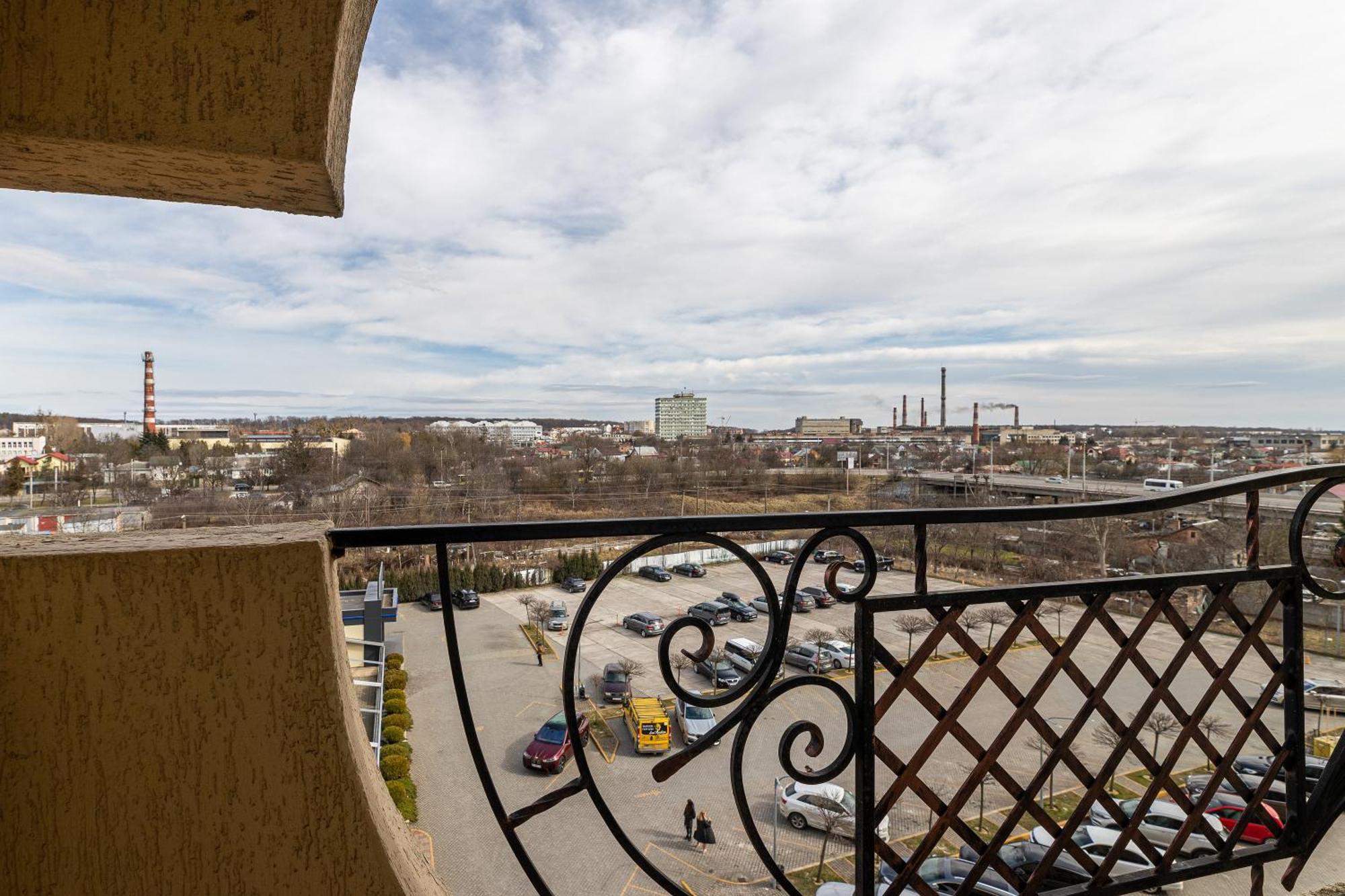 Sonata Hotel & Restaurant "Готель Соната" Lviv Quarto foto